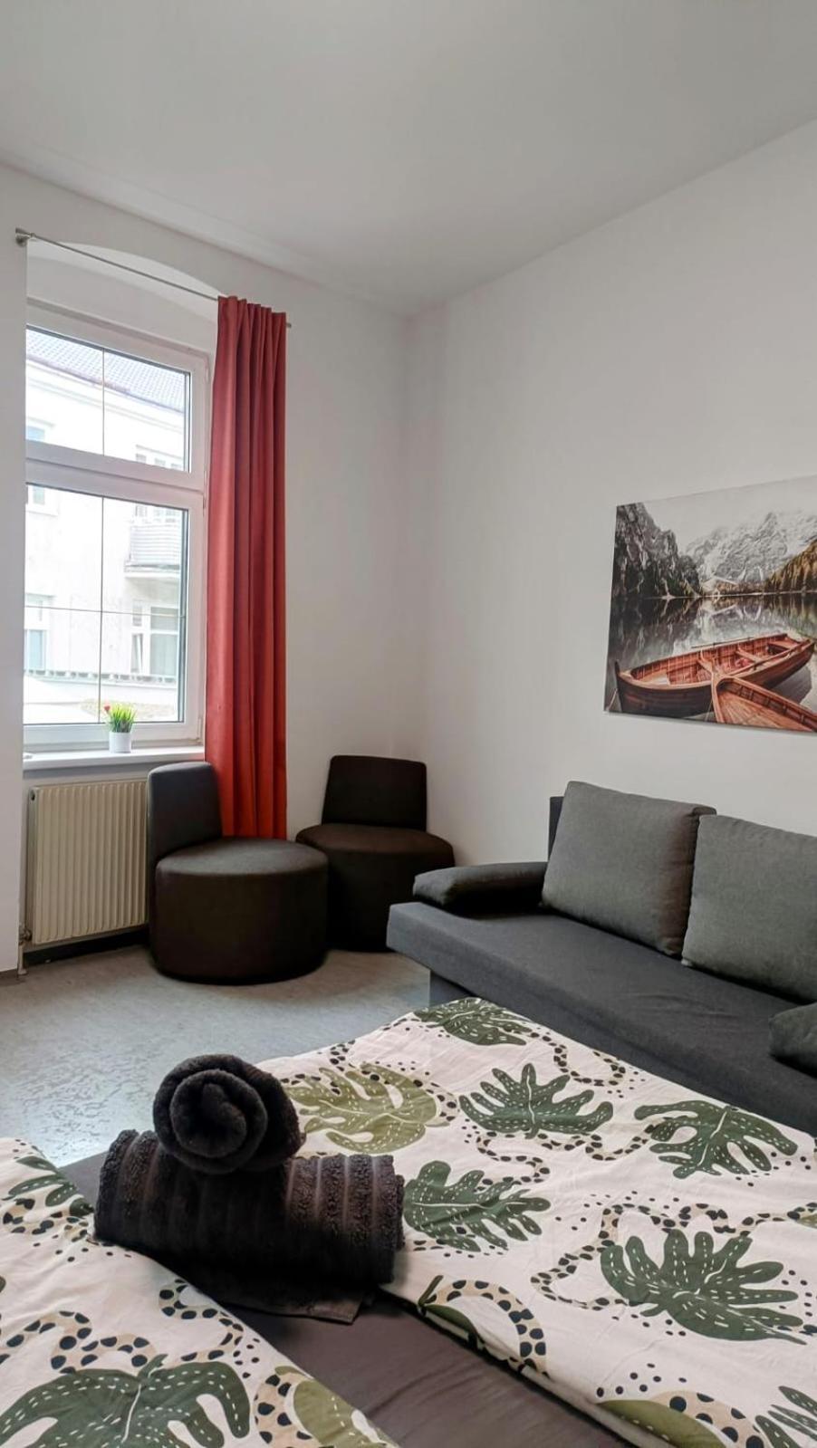 Near Schoenbrunn - Economy Rooms In Shared Apartment At Meidling Train Station Wien Ngoại thất bức ảnh